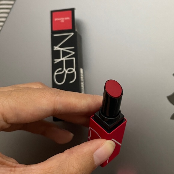 Nars Mini Lipstick in Dragon Girl Shade - Picture 3 of 14